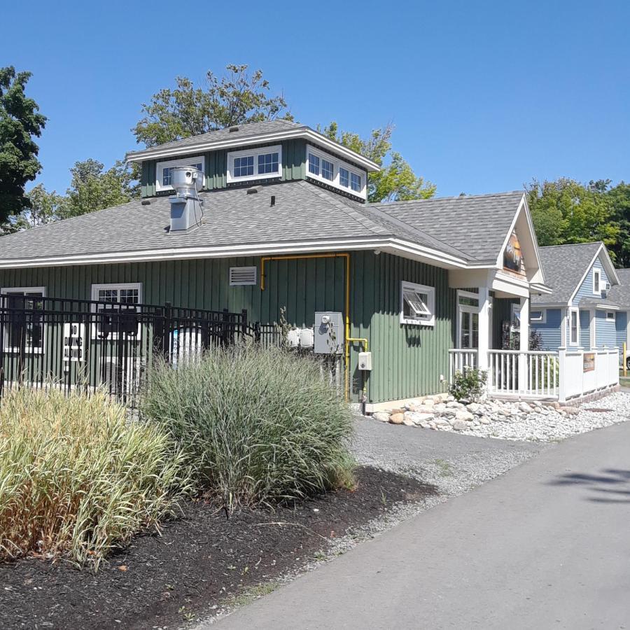 Sandbanks Summer Village Cottages Cherry Valley Eksteriør billede